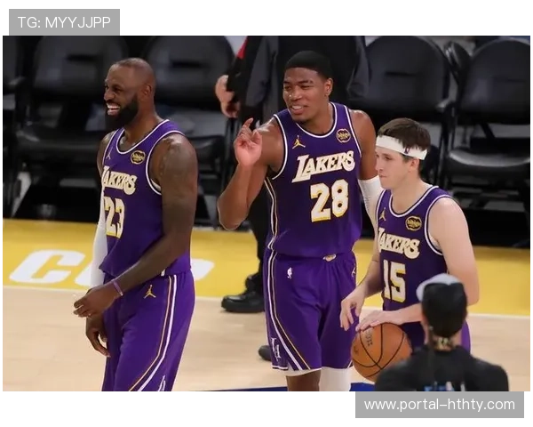 湖人击败猛龙结束连败，詹姆斯里夫斯拥抱显温情